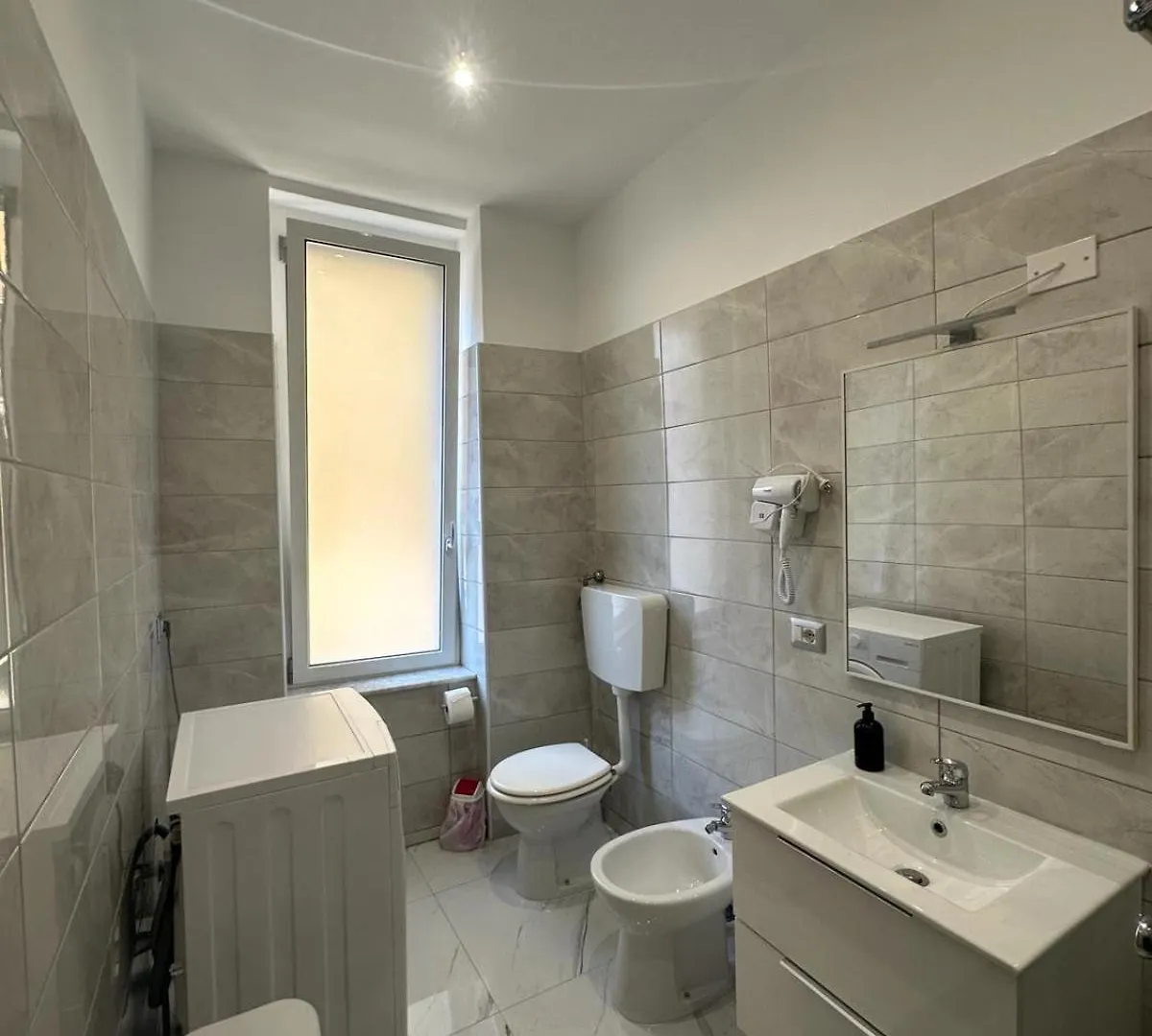 M2 Apartment Naples Italie