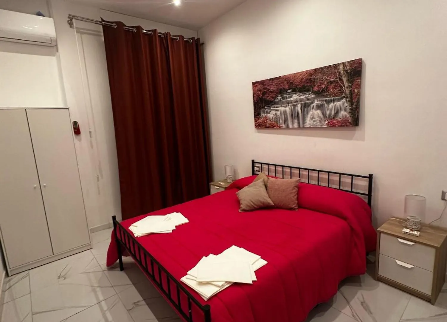 M2 Apartment Naples Italy